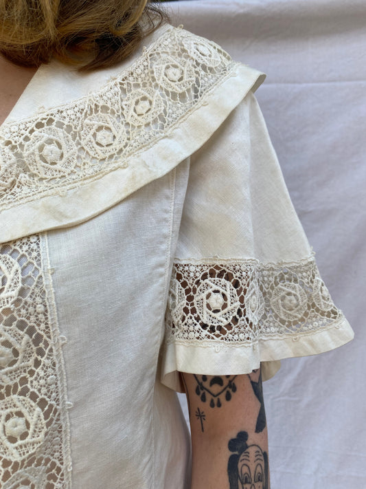 Antique Lace Bell Sleeve Layer