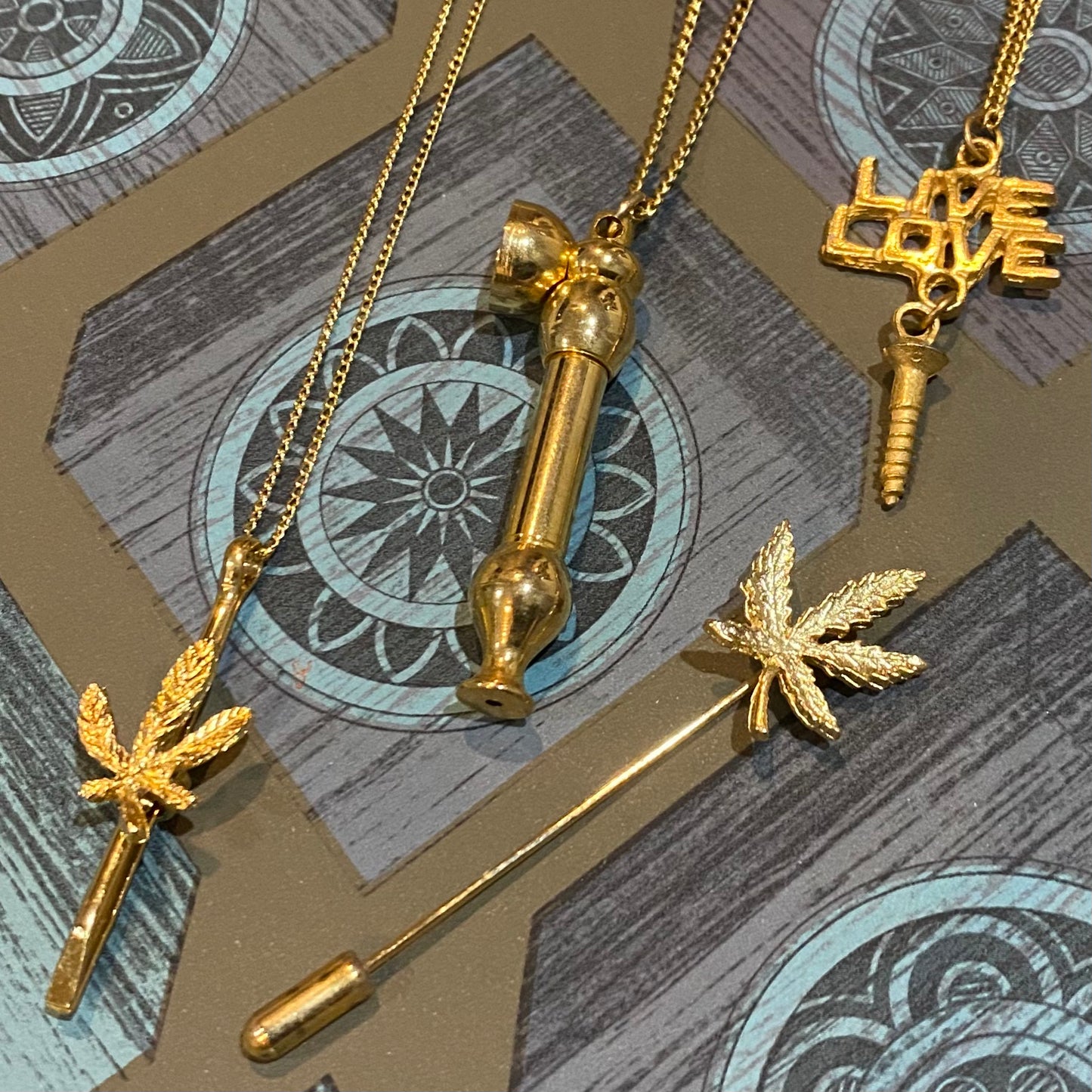 Good Leaf Clip Necklace